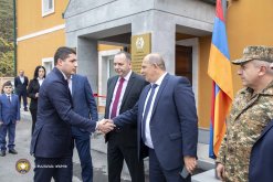 ՀՀ քննչական կոմիտեի զինվորական քննչական գլխավոր վարչության 6-րդ կայազորային քննչական բաժինը հիմնանորոգված վարչական շենք ունի․ բացման արարողությանը մասնակցել է ՀՀ քննչական կոմիտեի նախագահը (տեսանյութ, լուսանկարներ)